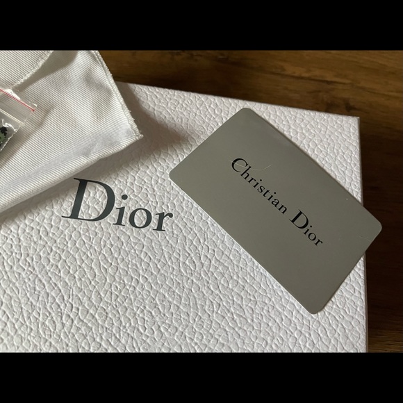 CHRISTIAN DIOR-AUTHENTIC NWT Small Leather, Sequins/Beads Blue Wristlet - Picture 5 of 15